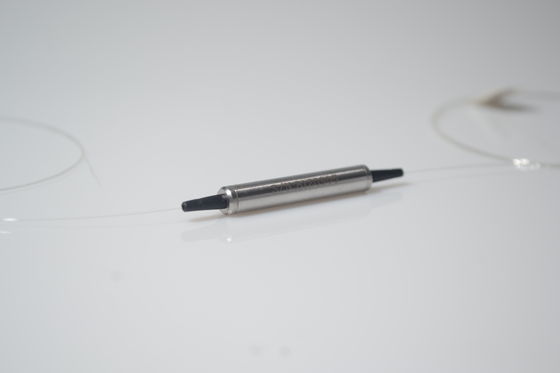 광섬유 절연체 EDFA / CATV는 광대역 고분리 3 항구 1x2 40 0.35 Db (맥스 0.5) 1310 또는 1550 Nm 0.10 Db를 사용했습니다